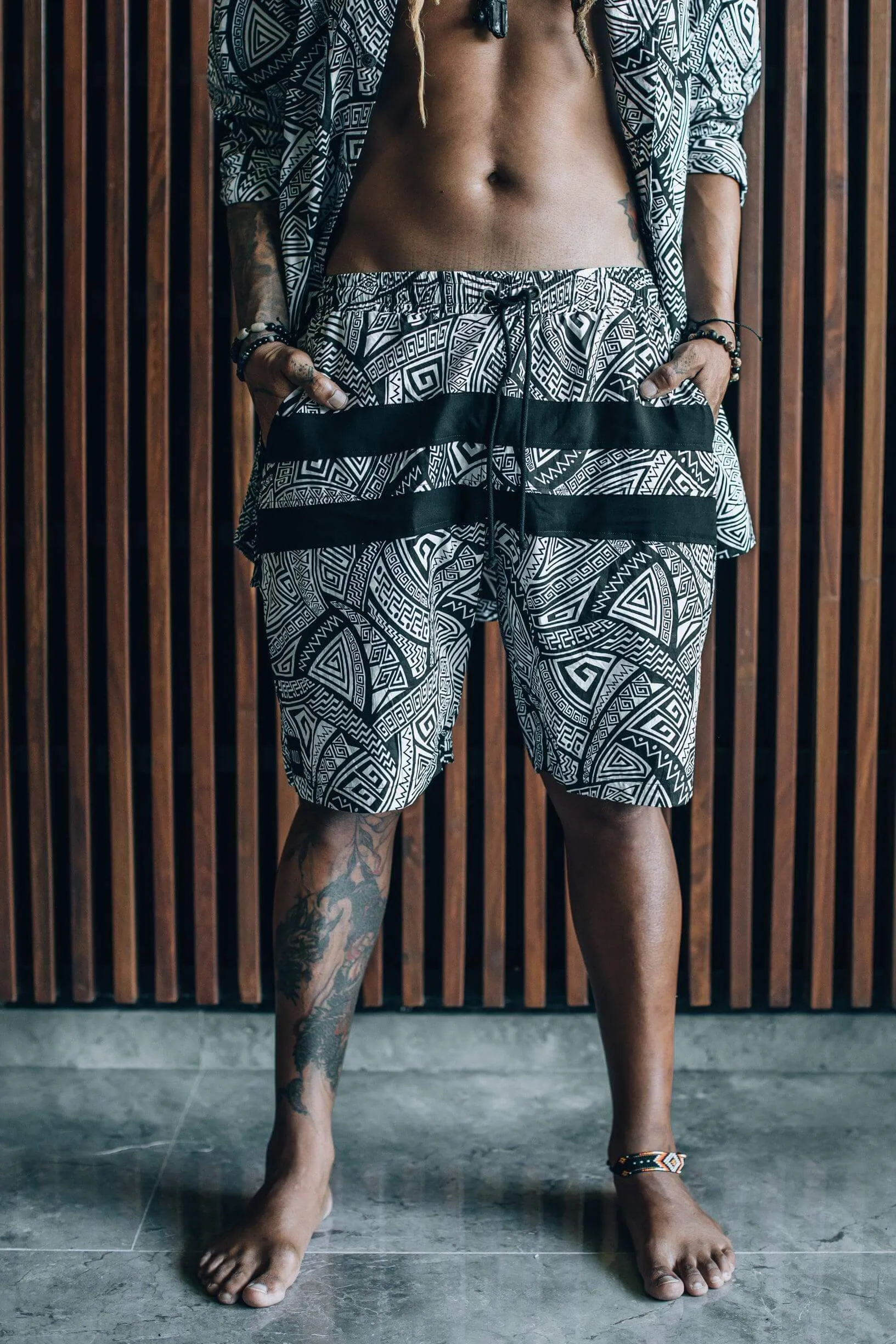 VALO SPIRIT PANTAI SHORTS Black & White Tribal - Light Summer Shorts